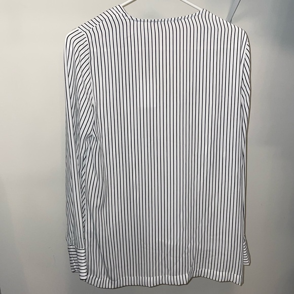 NWT draped T Tahari blouse - Picture 8 of 10